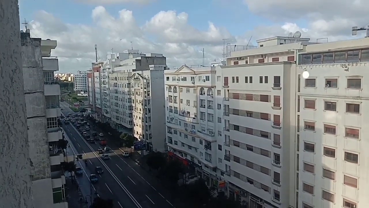 شقة للايجار في طنجة 127 متر مربع وسط المدينة شارع مولاي إسماعيل تمن 4000 درهم الشهر المعلومات اتصال