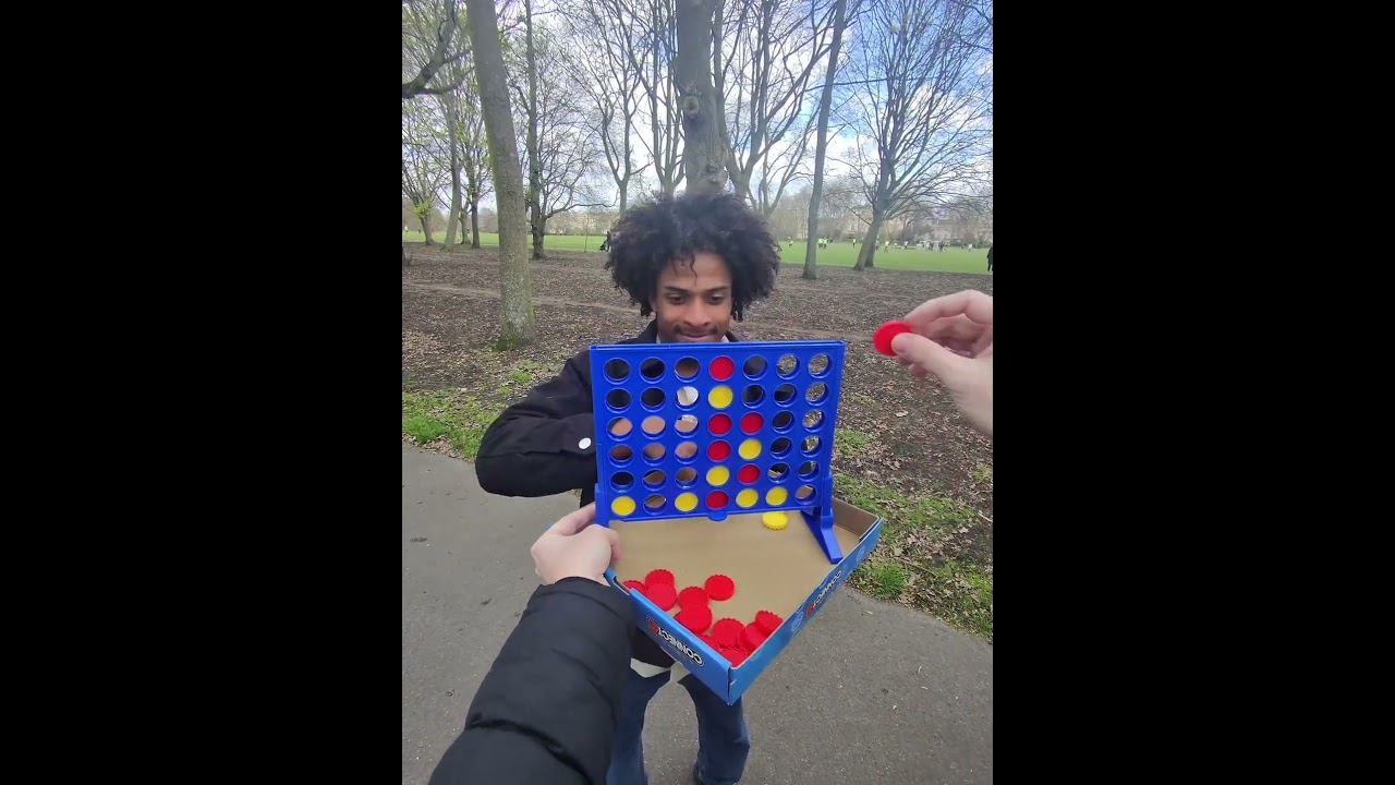 Playing random people at connect 4 #connect4 #game #public