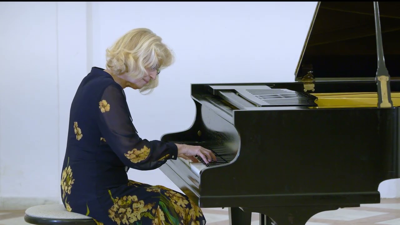 Vítězslava Kaprálová: Variace na zvonkovou hru kostela Saint-Etienne du Mont - Renata Bialasová