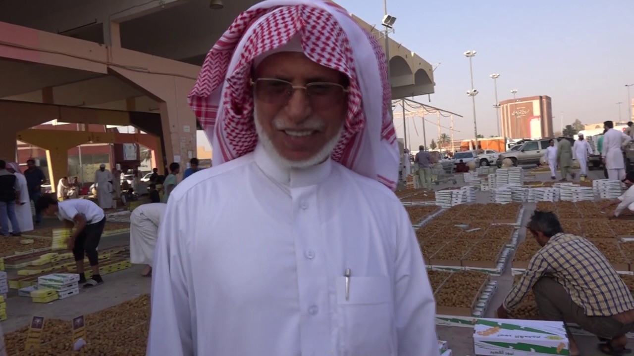 سوق التمور بعنيزة يوم الأربعاء  3 / 11 / 1438هـ