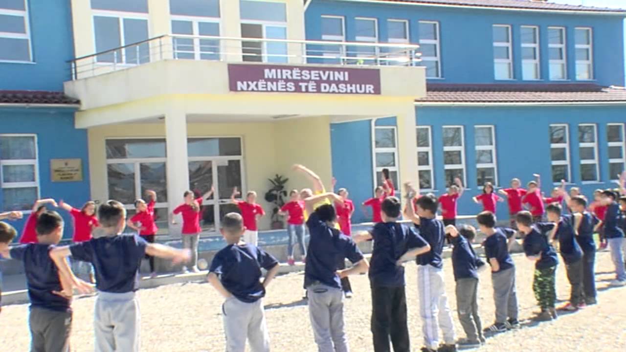 SHKOLLA 9-VJEÇARE LAGJJA 5 - KAMZË.mp4