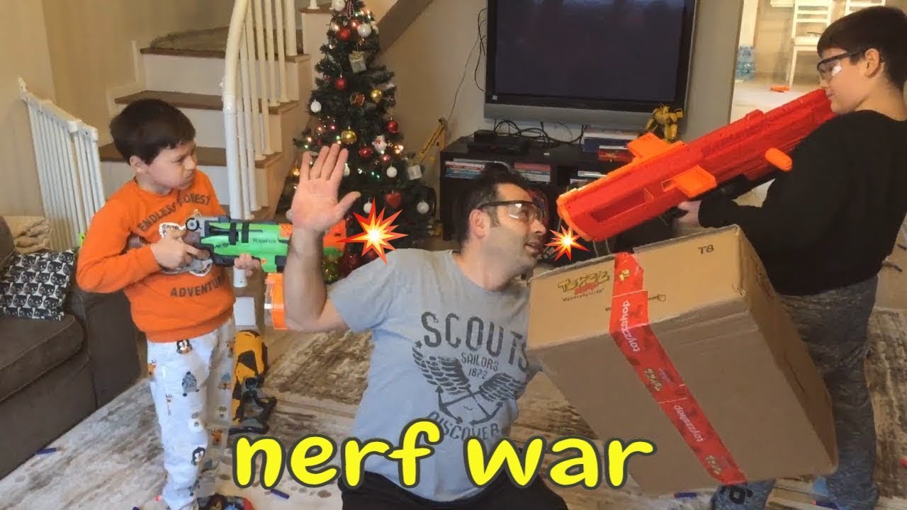 Nerf savaşı ile oyuncak kutusunu kurtarmak 🔫 oyuncak kolisinde ne var 😱