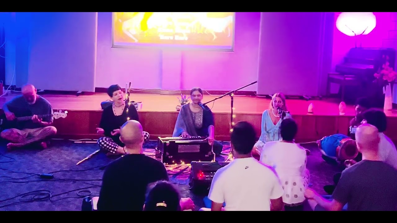 Vasudha Priya transports us to another plane in mantra on Sundays @ 6pm #thekirtanroom 