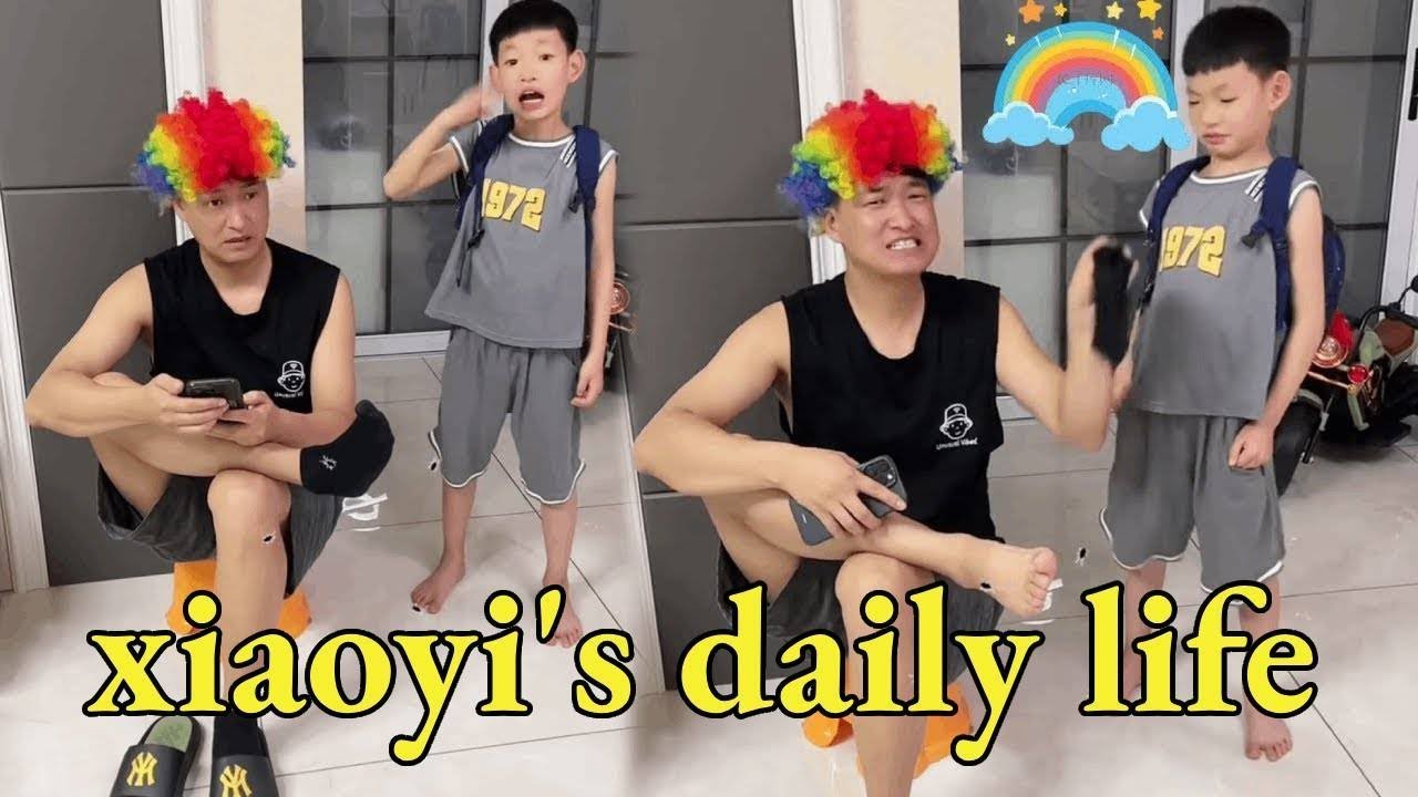 Dad's Smelly Shoes Attracted Flies And Made Xiao Yi Vomit!【Best Lovely Family Show】