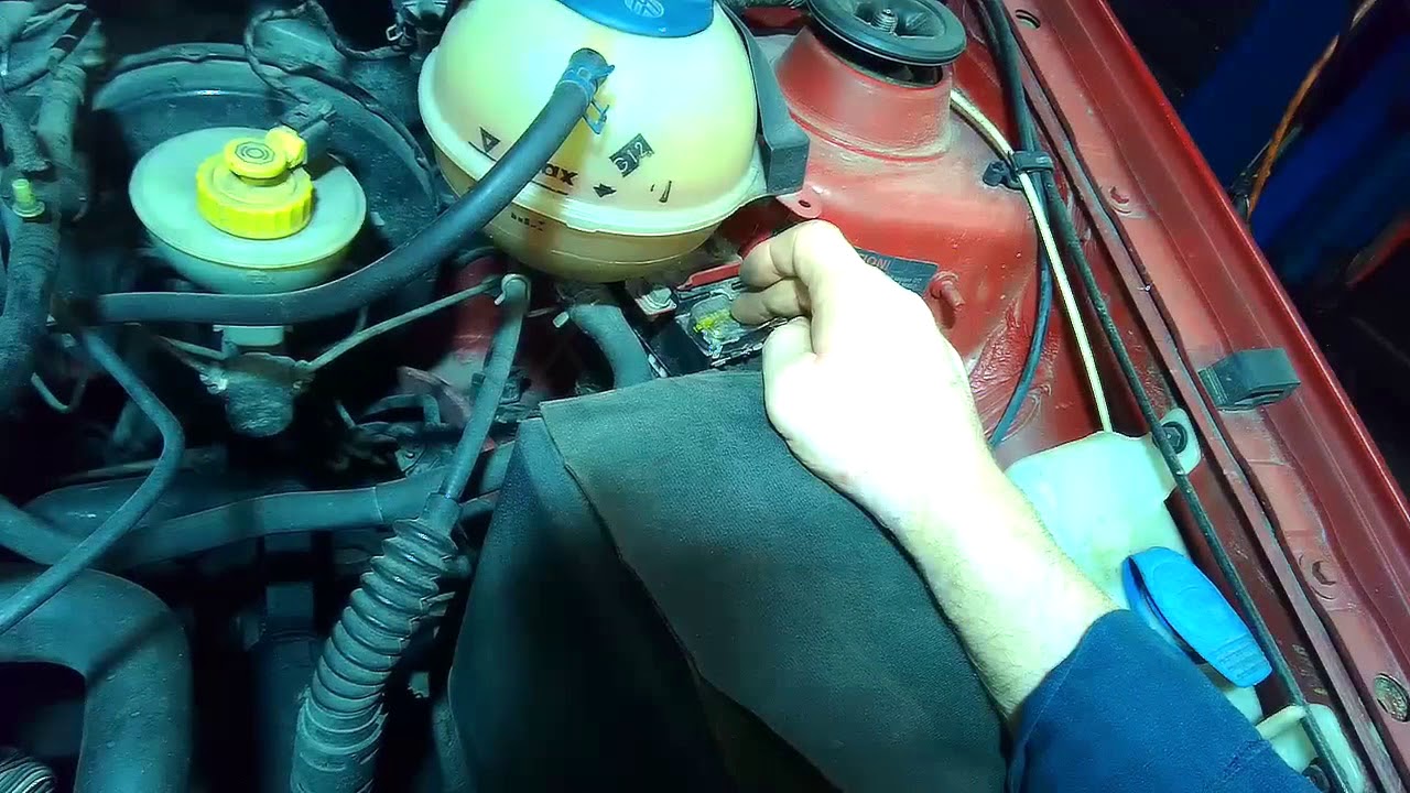 VW A3: Jetta / Golf 2.0L Engine bay bits / info