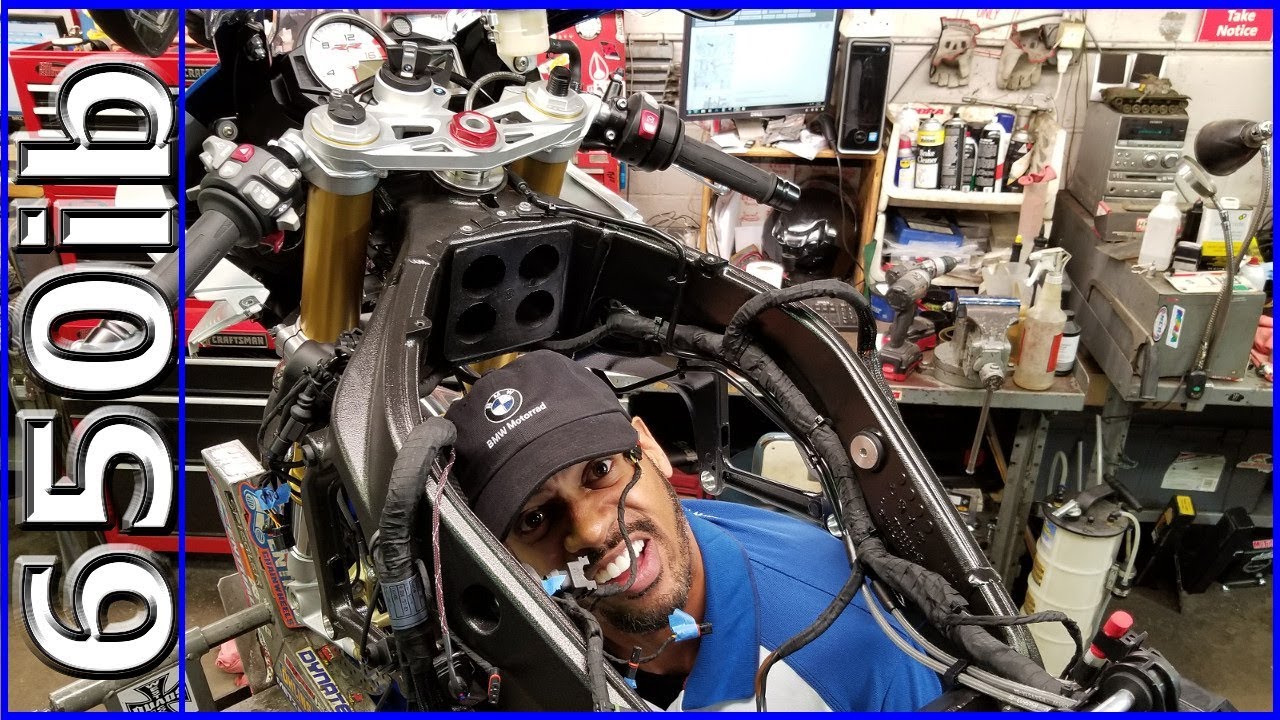 REMOVING the ENGINE from NEW 2018 S1000RR!💪💪💪✔️