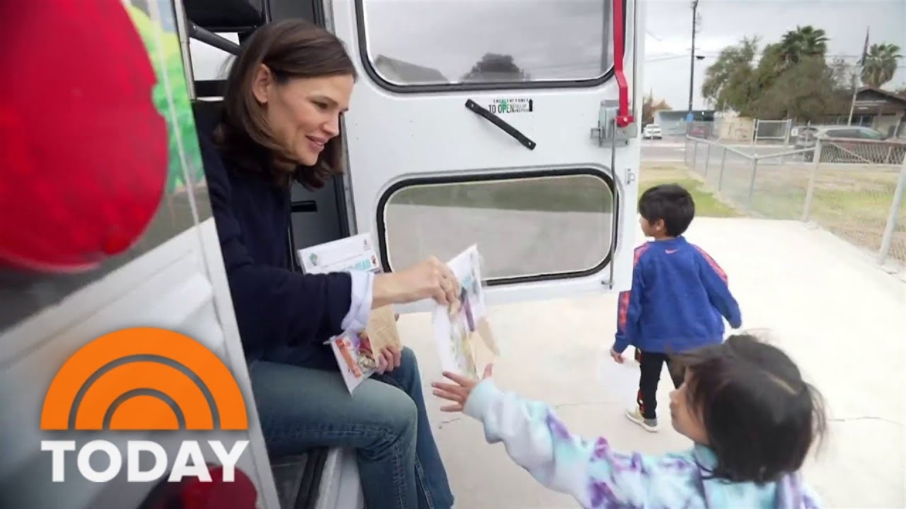 Jennifer Garner, Save the Children help kids get access to books