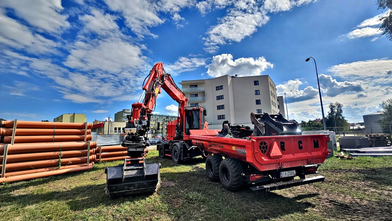 Volvo ewr170e z tiltrotator Oilquick i przyczepą PK1 od RCM. Robię porządek z rurami 
