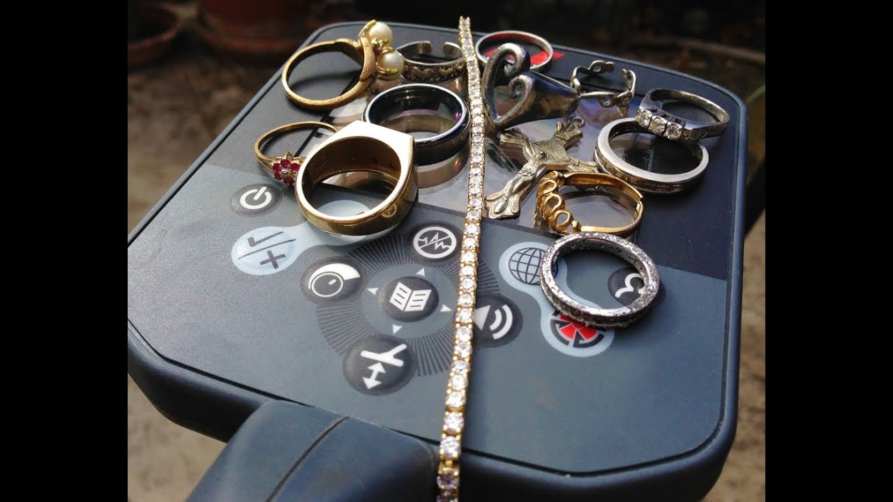 Treasure on the Beach! Metal detecting the Bahamas.