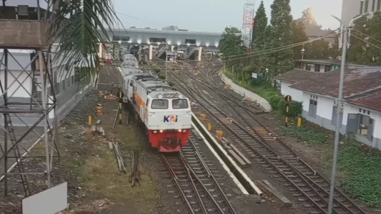 STASIUN BANDUNG 2022 ‼️ Keberangkatan Kereta Malabar Bandung - Malang PP Dari Jalur 2