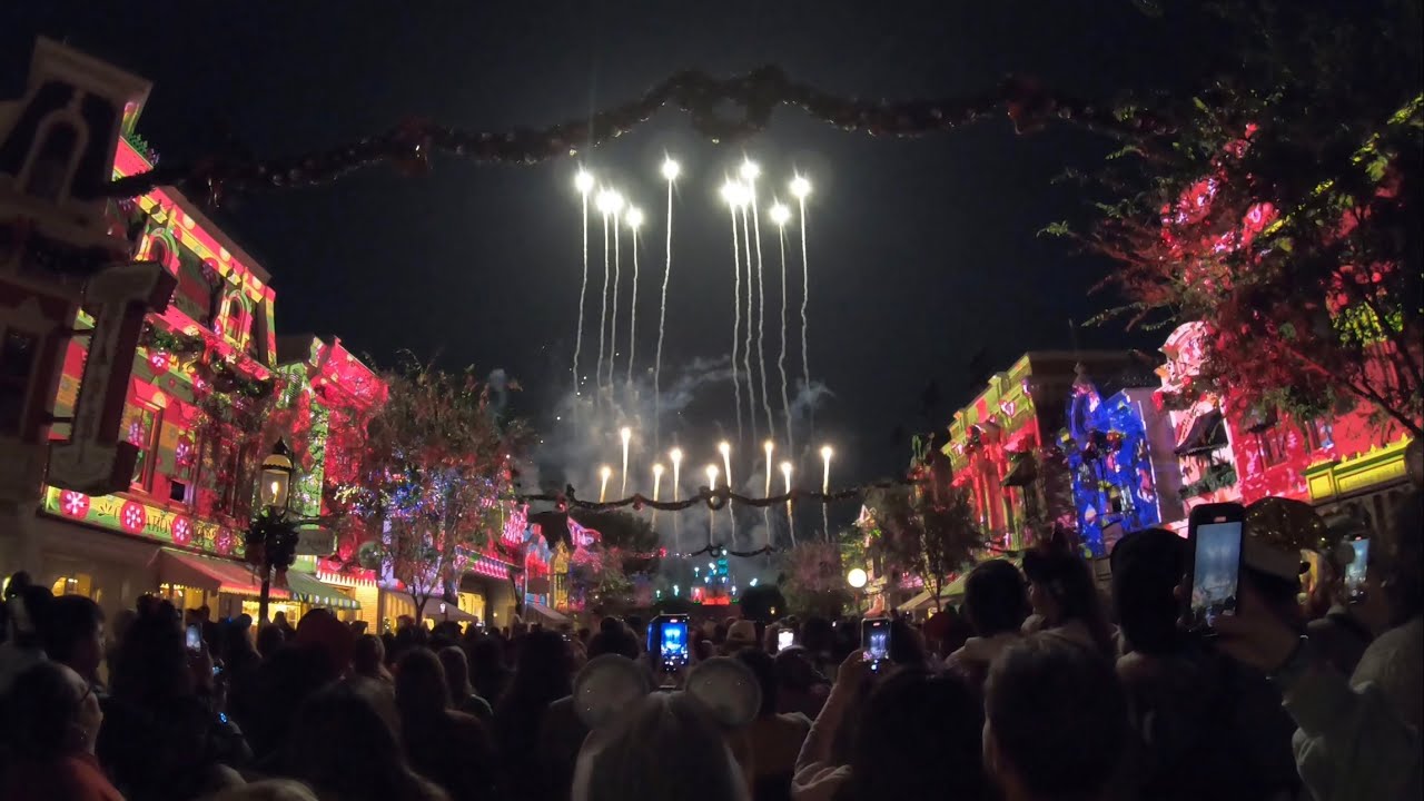 “Believe…in Holiday Magic” Fireworks Spectacular 2023 Mid-Main Street Perspective