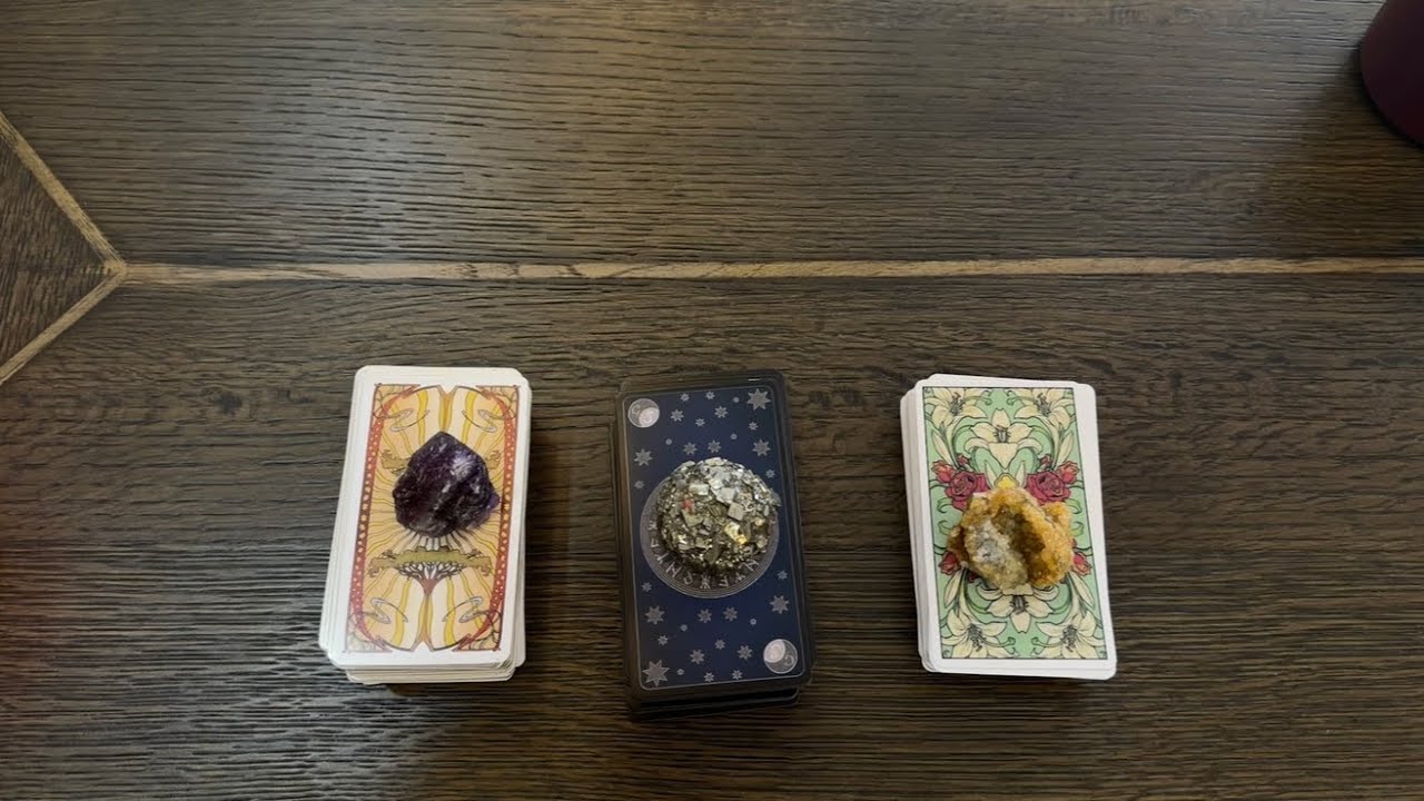Aklındaki Kişi Neden Sessiz ve Bu Sessizlik Bitecek mi ? Detaylı Tarot Yorumu #tarot