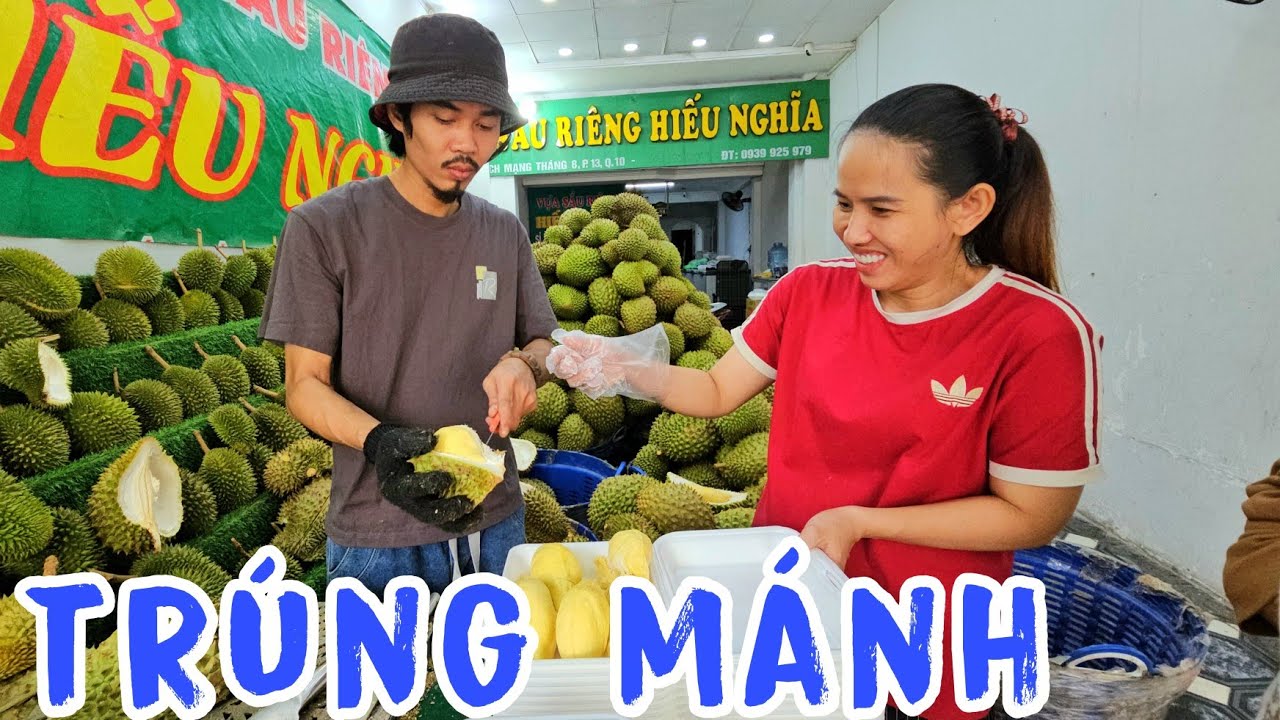 Trúng Mánh Khách Mua Sầu Riêng Khui Liên Tục Bà Chủ Cười Như Được Mùa.