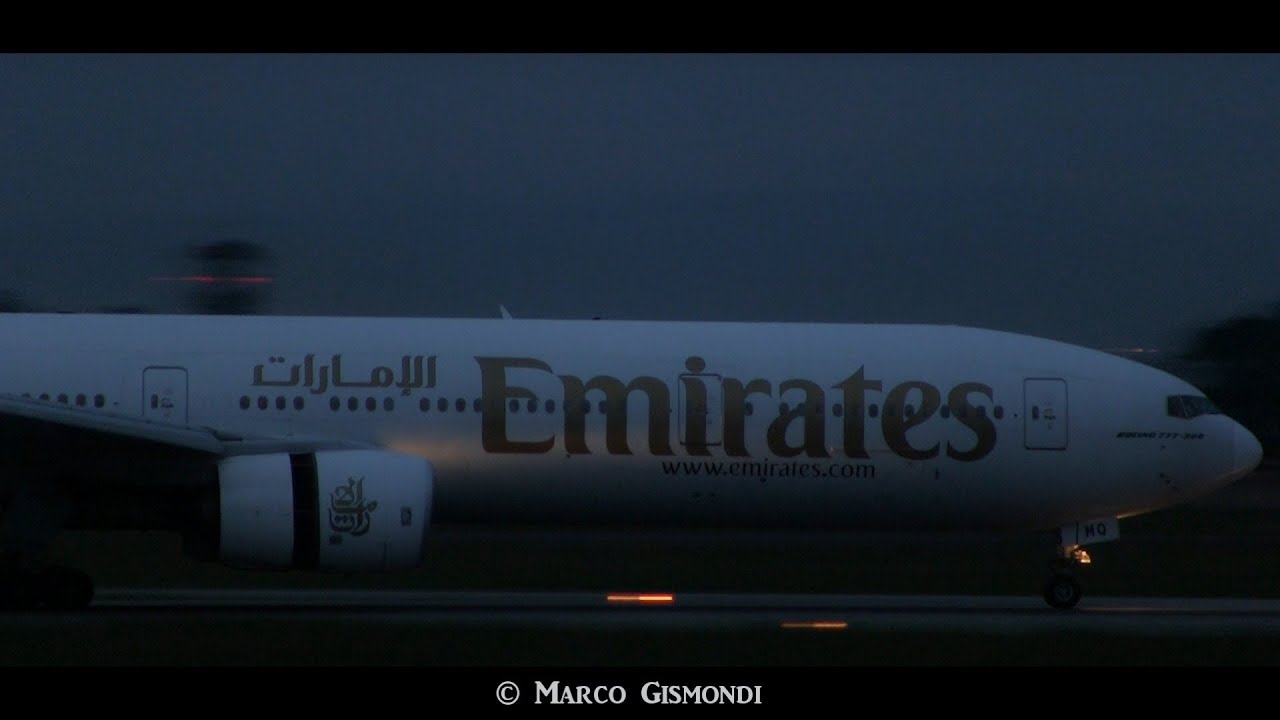 Emirates Boeing 777-300 (B773) evening landing at Rome FCO