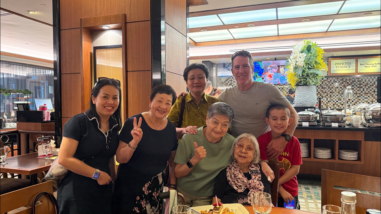 619☘️GIA ĐÌNH ĂN SÁNG Ở KHÁCH SẠN SAU ĐÓ ĐI ĂN TRƯA BUFFET CÙNG VỚI BÁC NANCY VÀ CÁC CÔ.