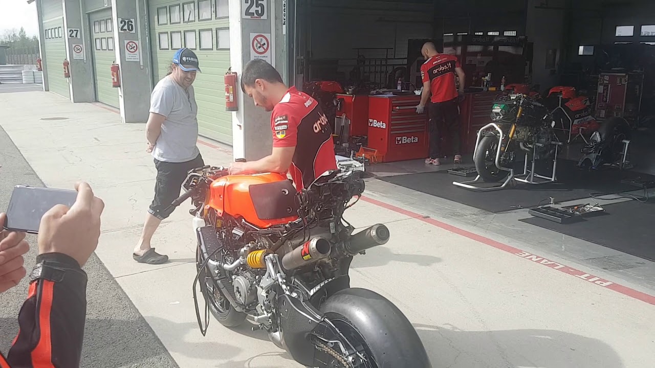 Ducati 1299r panigale wsbk Brno
