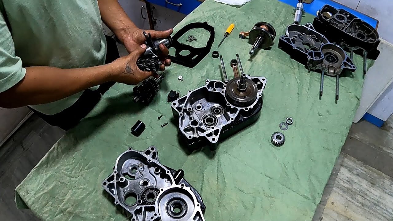 MAX 200 Twin Cylinder Engine Assembly - Part 01