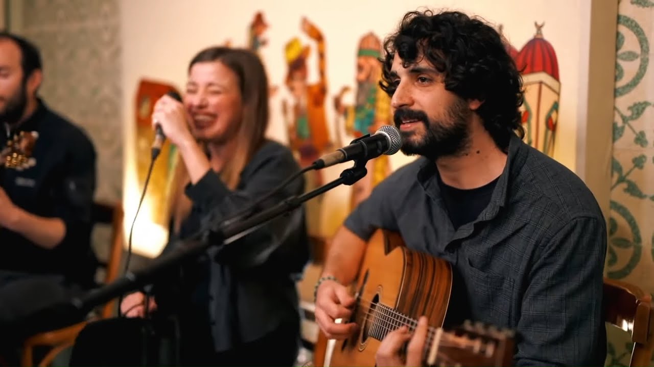 Ιουλία Καραπατάκη & Άγης Παπαπαναγιώτου - Καρδιά πληγωμένη - 10 χρόνια Καραγκιόζης Εξάρχεια