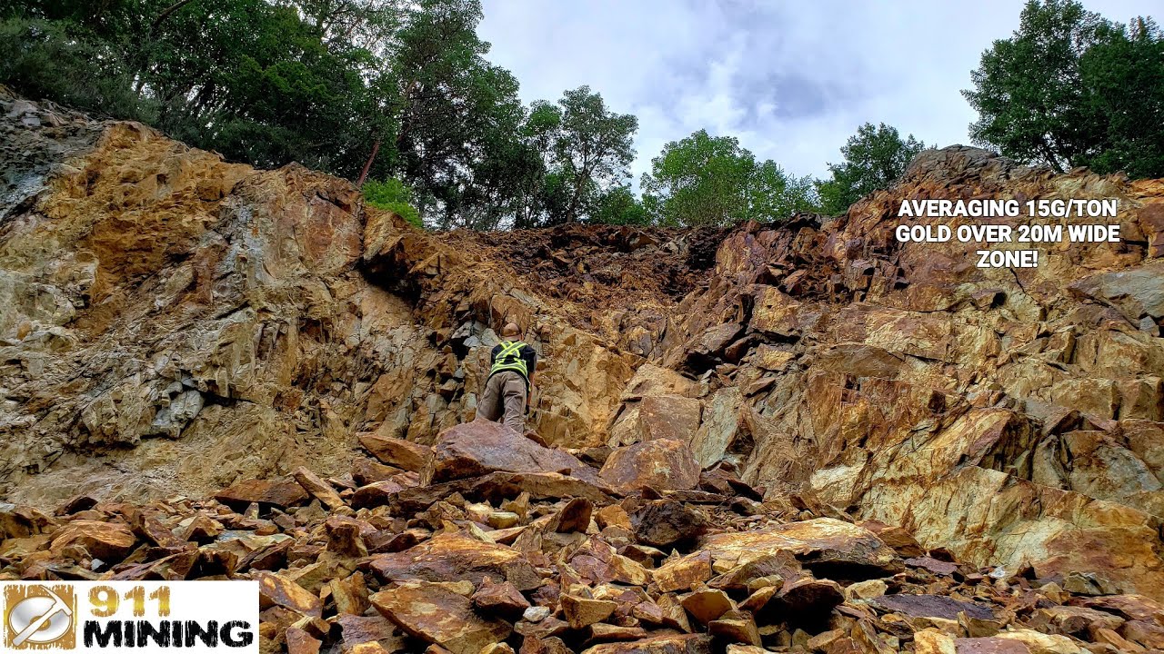High Grade Gold Vein Beside Huge Pyritized Gold Deposit!