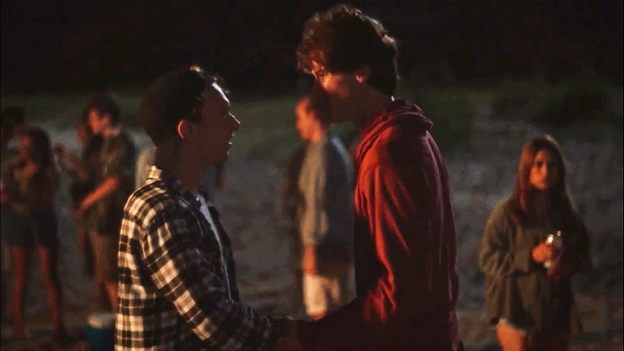 The Summer I turned Pretty &bull; Conrad gets in a fight for Belly ( S1 Ep 1 )