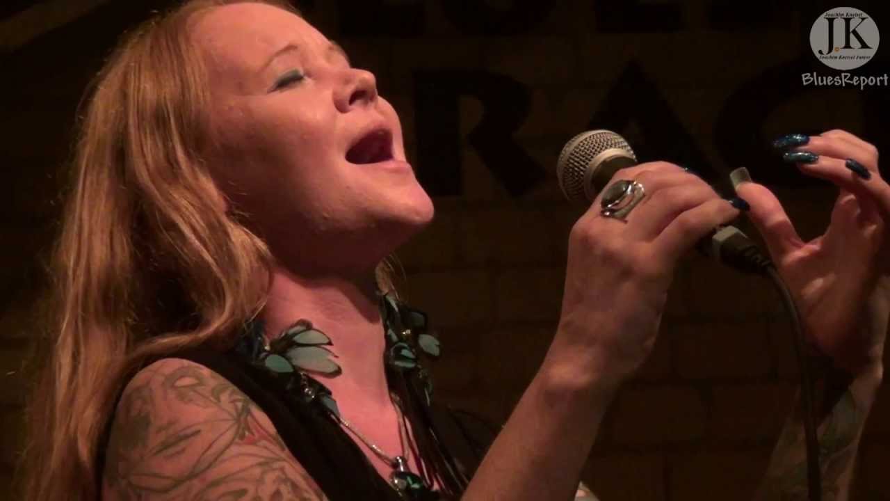 Layla Zoe & Band - War, What is it good for? 2. They Lie /Blues Garage Isernhagen 2013 Germany