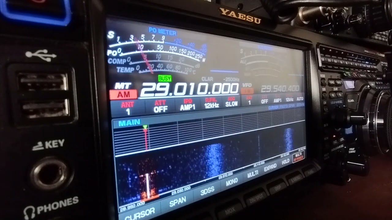 Testing The YAESU FTDX101MP on Amplitude Modulation AM - 10M DX Across The Atlantic