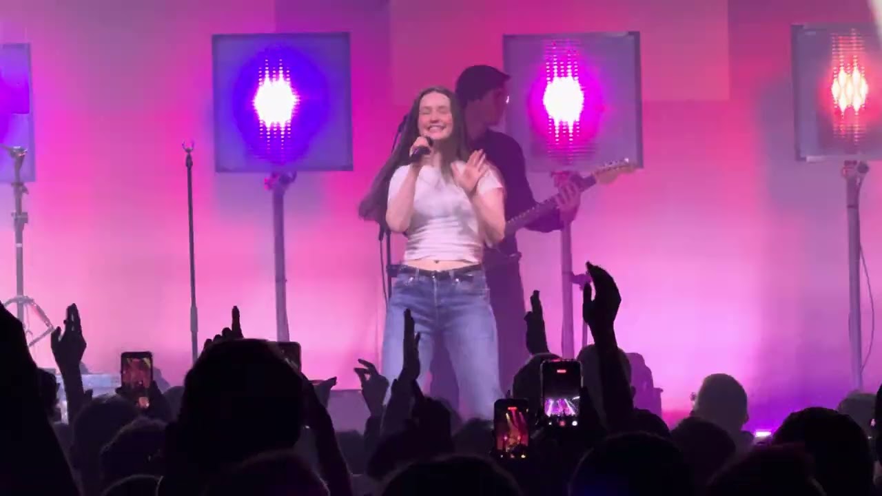 Strangers | Sigrid |  Manchester Academy 19/03/2026