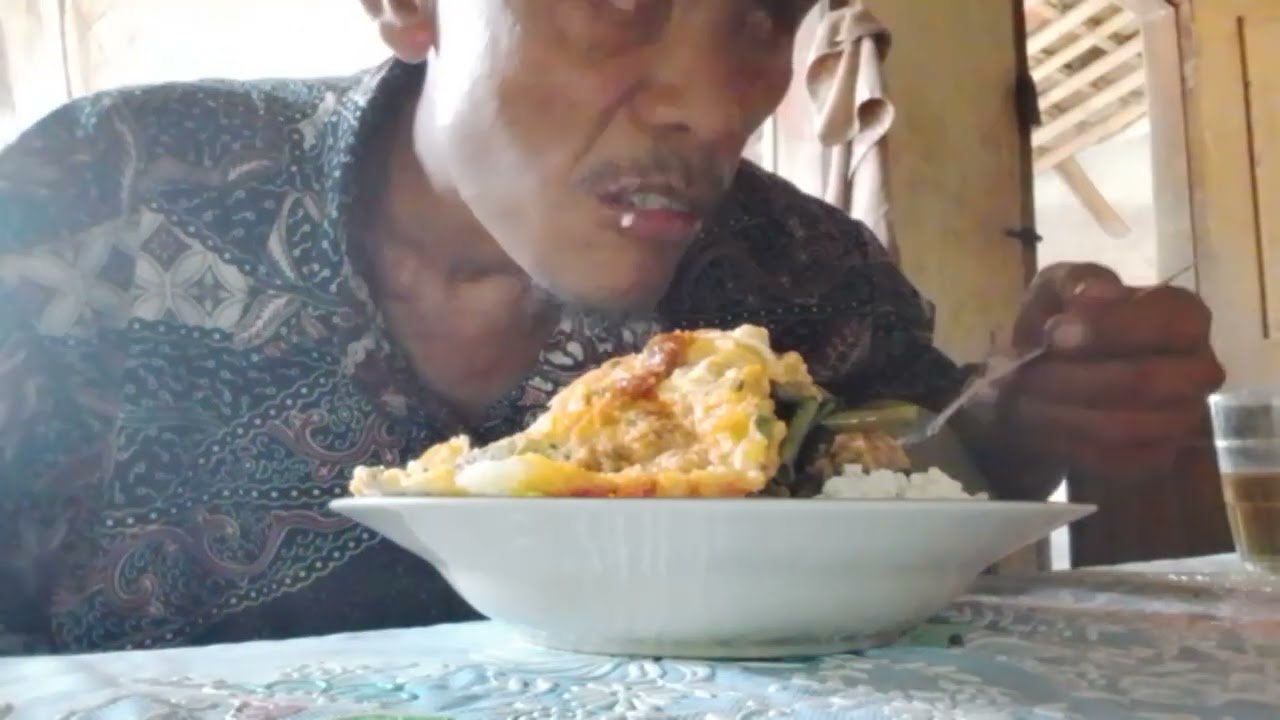 Makan+oseng kangkung tambah telor dadar