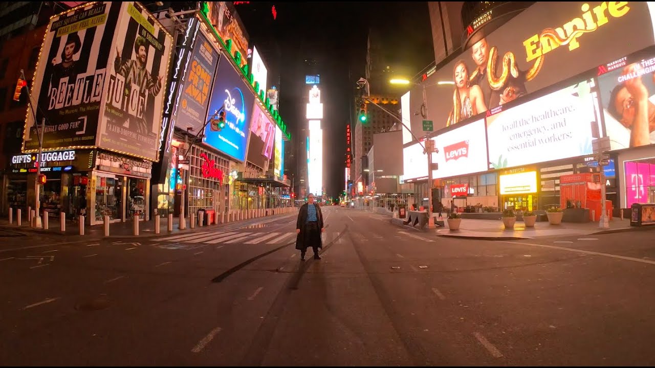 Leather Metropolis реж. Майкл Бэй (2003)