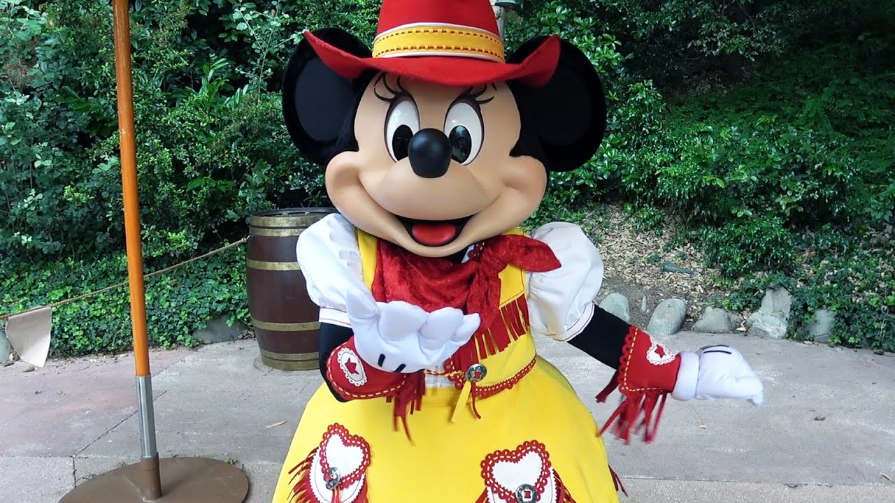 Cowgirl Minnie Mouse Fun Distanced Meet & Greet - Disneyland Paris 2021, Frontierland