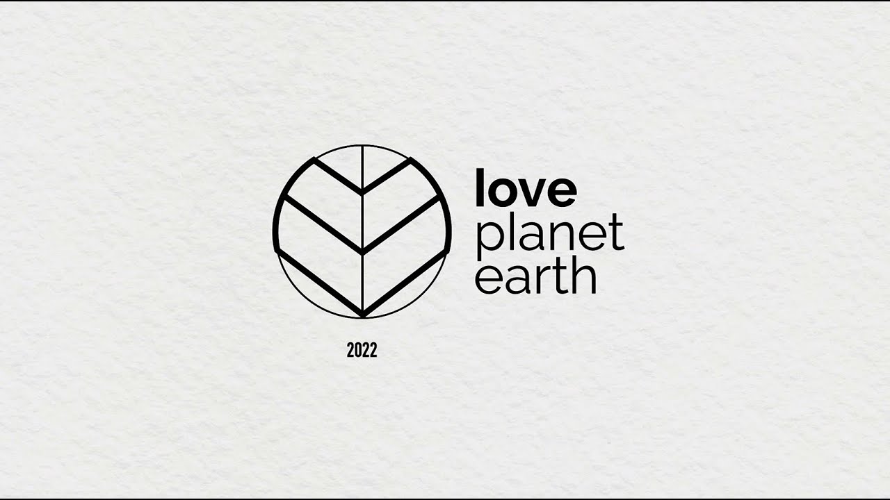 e-GEOS presents the 2022 Love Planet Earth calendar in collaboration with IYAFA 2022