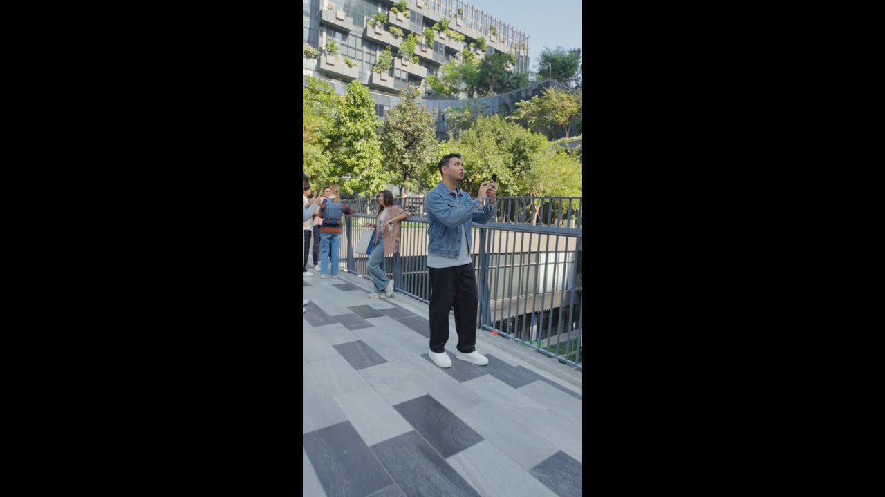 Upgrade your pic with custom photo filters. #GalaxyAI #GalaxyS25Ultra #GalaxyS25 #EpicTips #Samsung