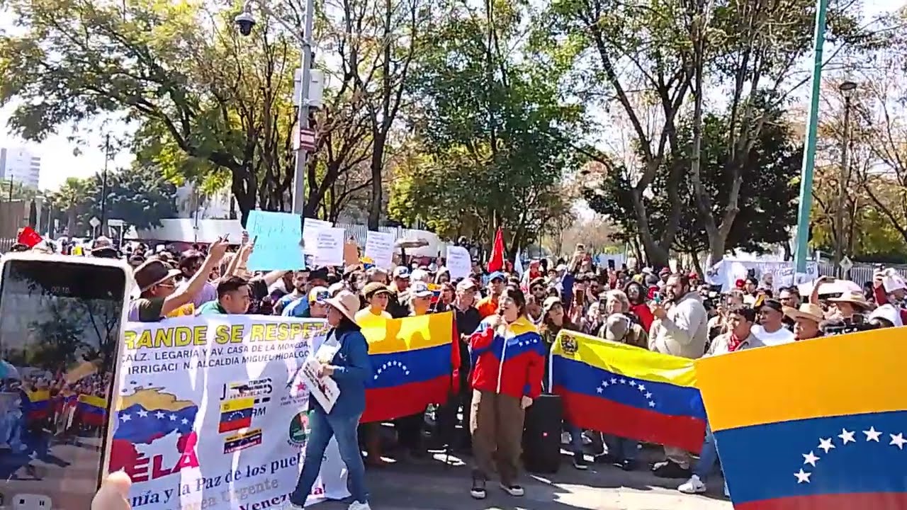 Venezolanos en México protestan la agresión 