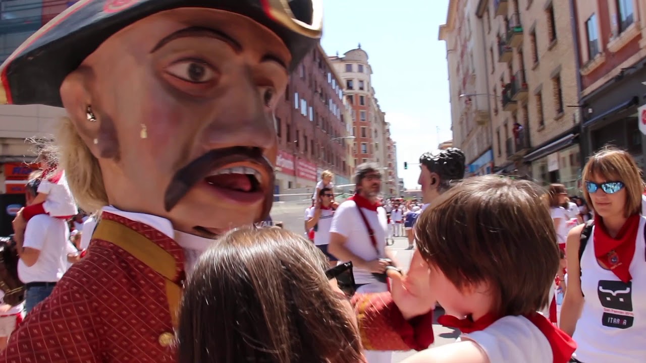 Gigantes y cabezudos San Fermin 2018 Pamplona. Erraldoiak. (Giants and big heads)