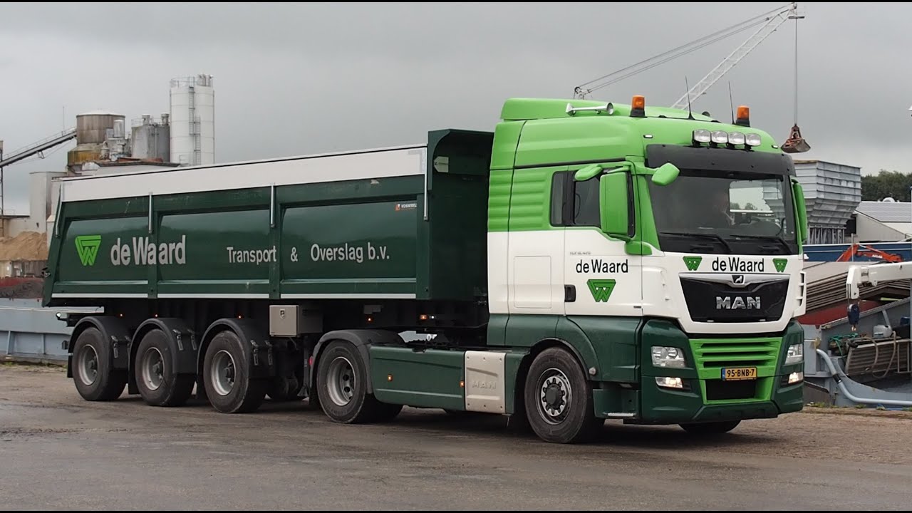 Burgum  Granulaat met Kippertransport naar Sporthal Nije Westermar