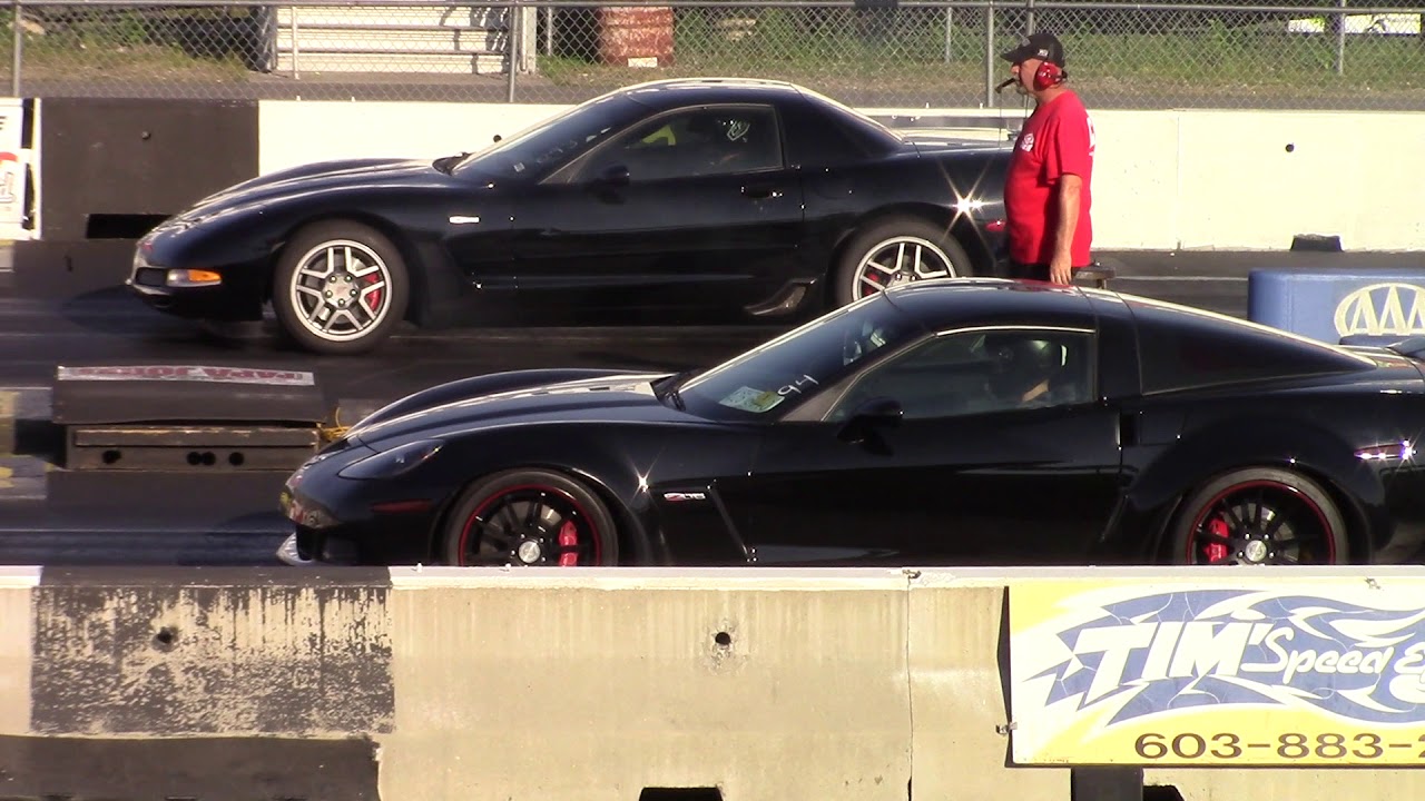 C6 Z06 vs C5 Z06 1/4 Mile Drag Race