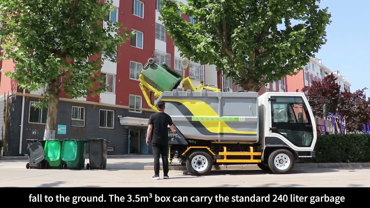 Collecting Garbage with an Electric Small Garbage Truck in the Community!