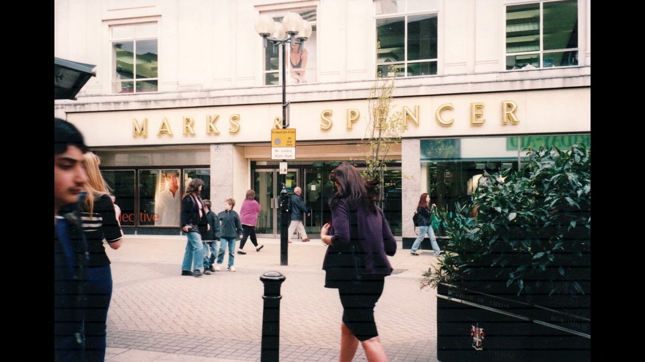 20010000 Veronica's Photos of Luton 2001