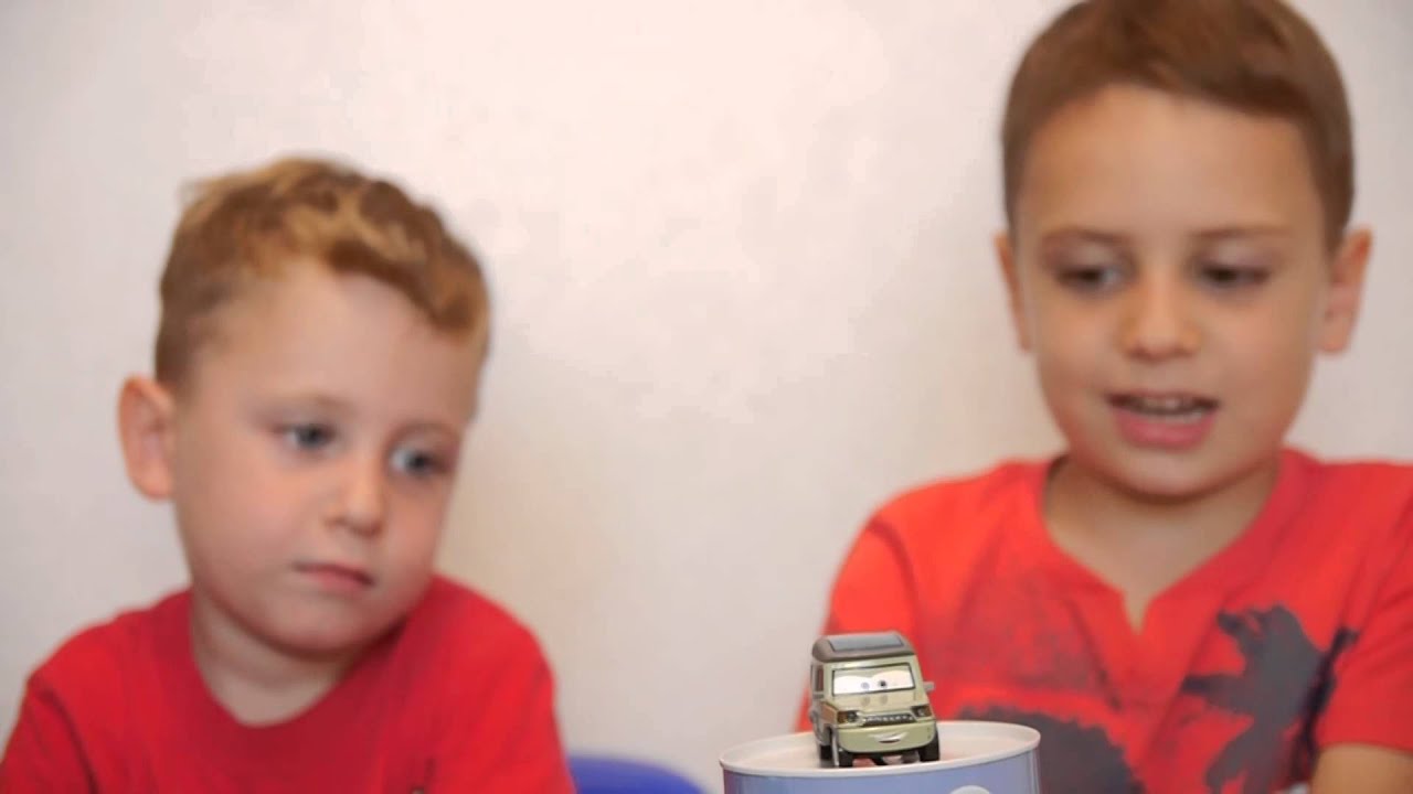 Cars 2 Sir Miles Axlerod diecast review/ Тачки 2 Сэр Майлз Карданвал обзор