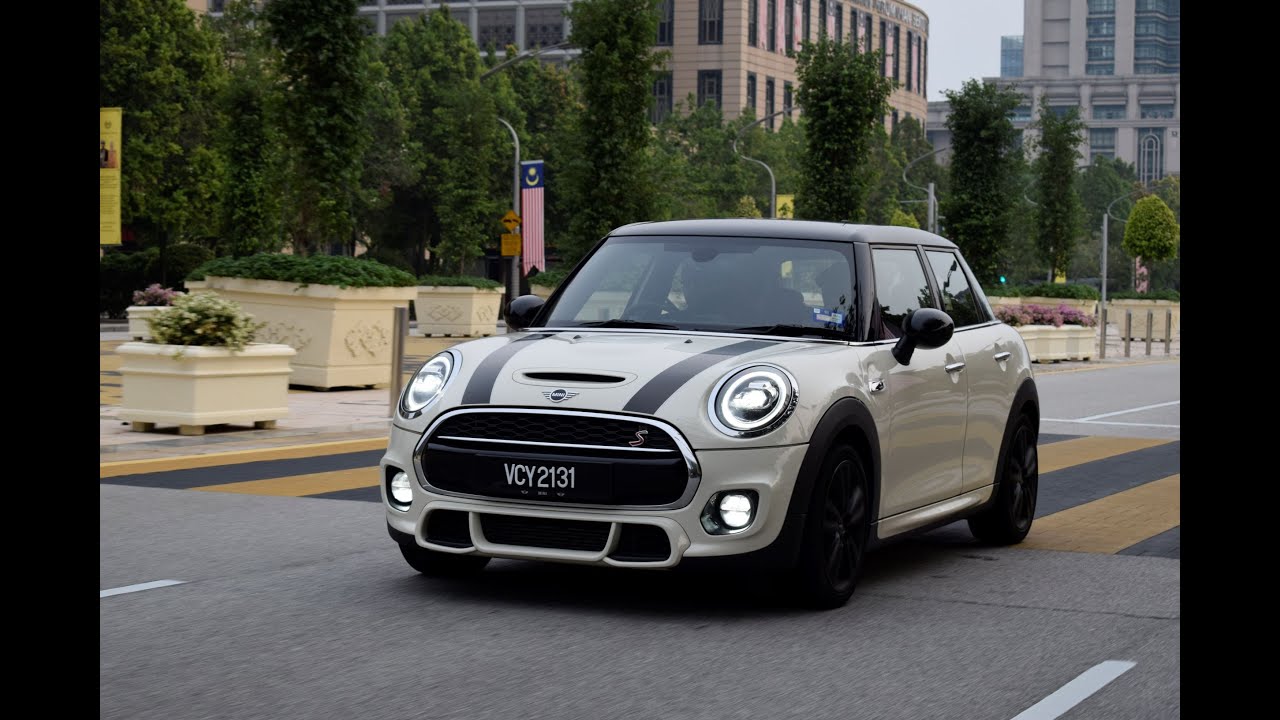 Mini Cooper S 5 Door: Has the extra doors compromised the Mini feel?