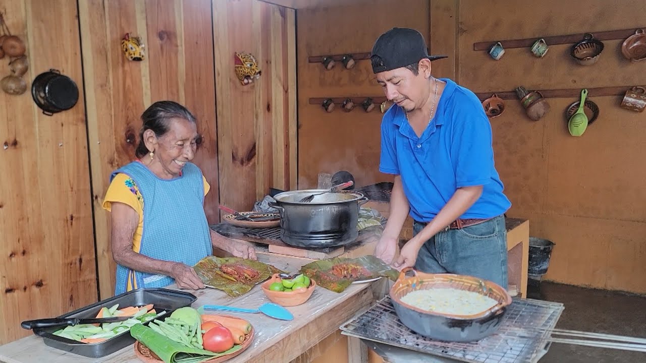 Camarones Adobados Envueltos En Hoja De Plátano, Si Lo Probaran Les Va a Encantar | Doña Lupita