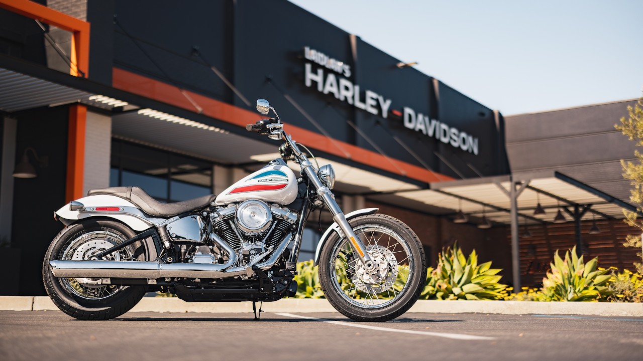 Pierwsze spojrzenie i jazda: Harley-Davidson Super Glide (FXD) 2026