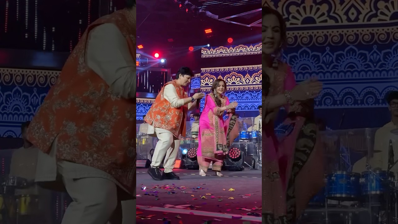 🌸 Nita Ambani Celebrates Navratri with Falguni Pathak at Radiance Dandiya | Jio World ✨💃