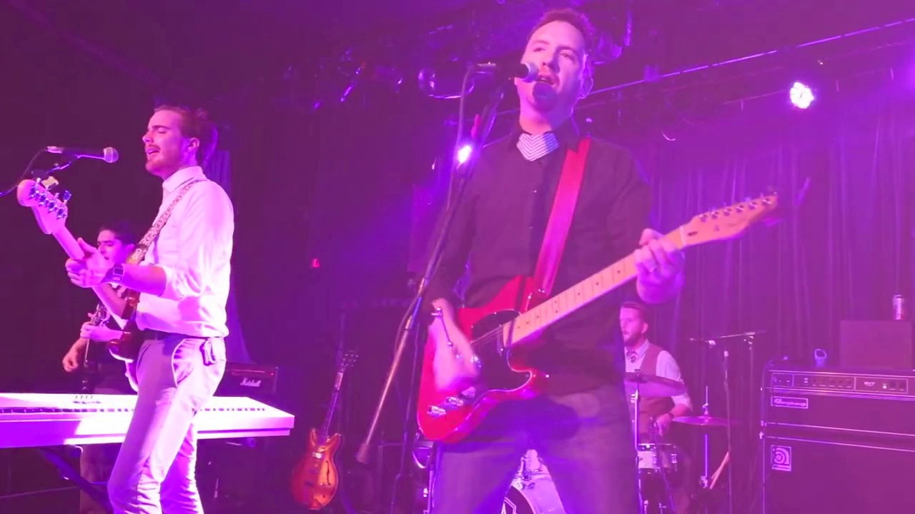 Smith's Olde Bar Show