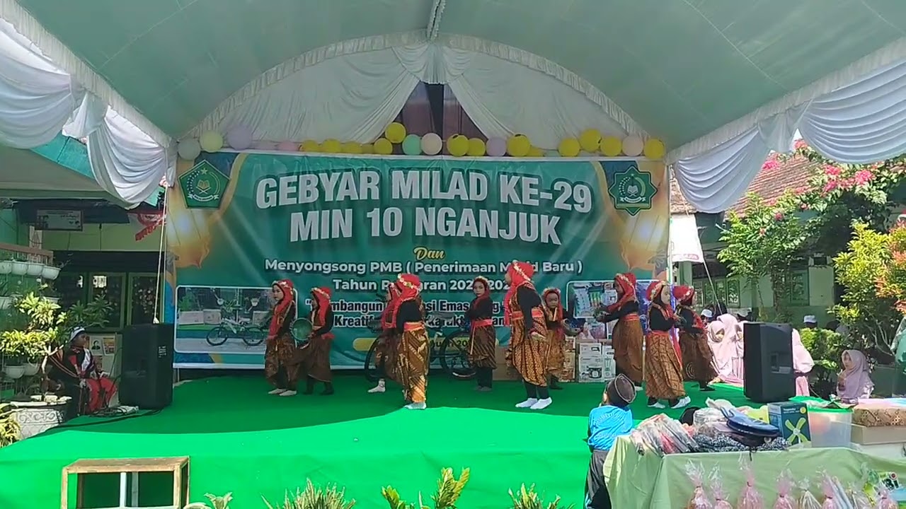 Tari Kreasi Kelompok B, memperingati Milad MIN 10 Nganjuk