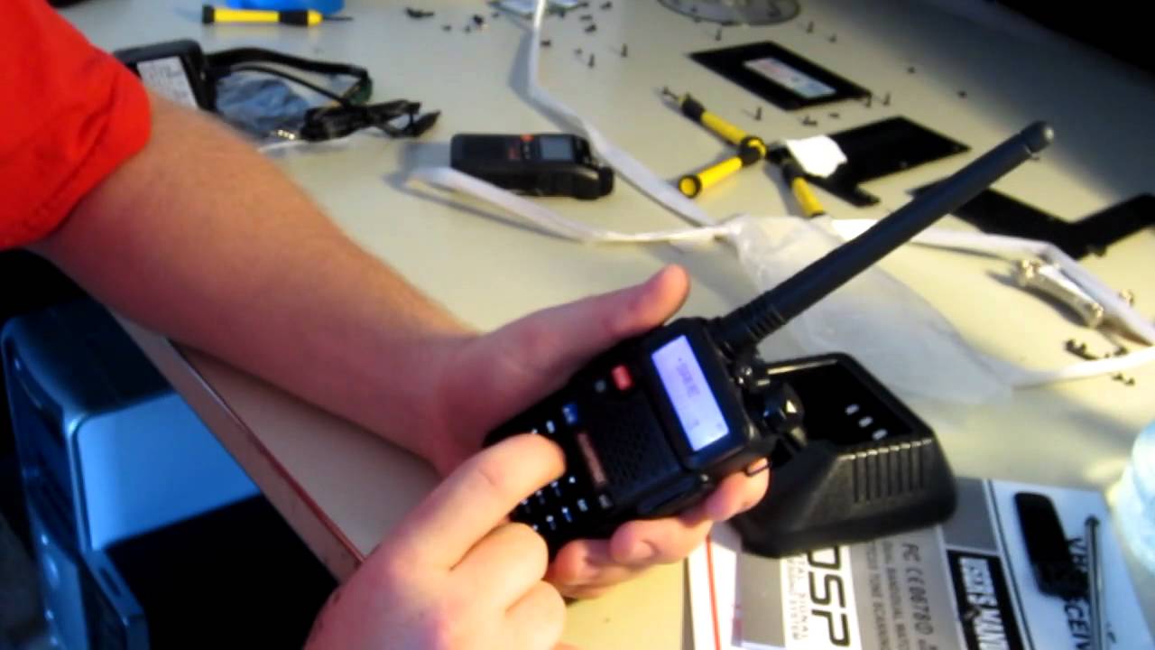 Baofeng UV-5R Unboxing and Operation