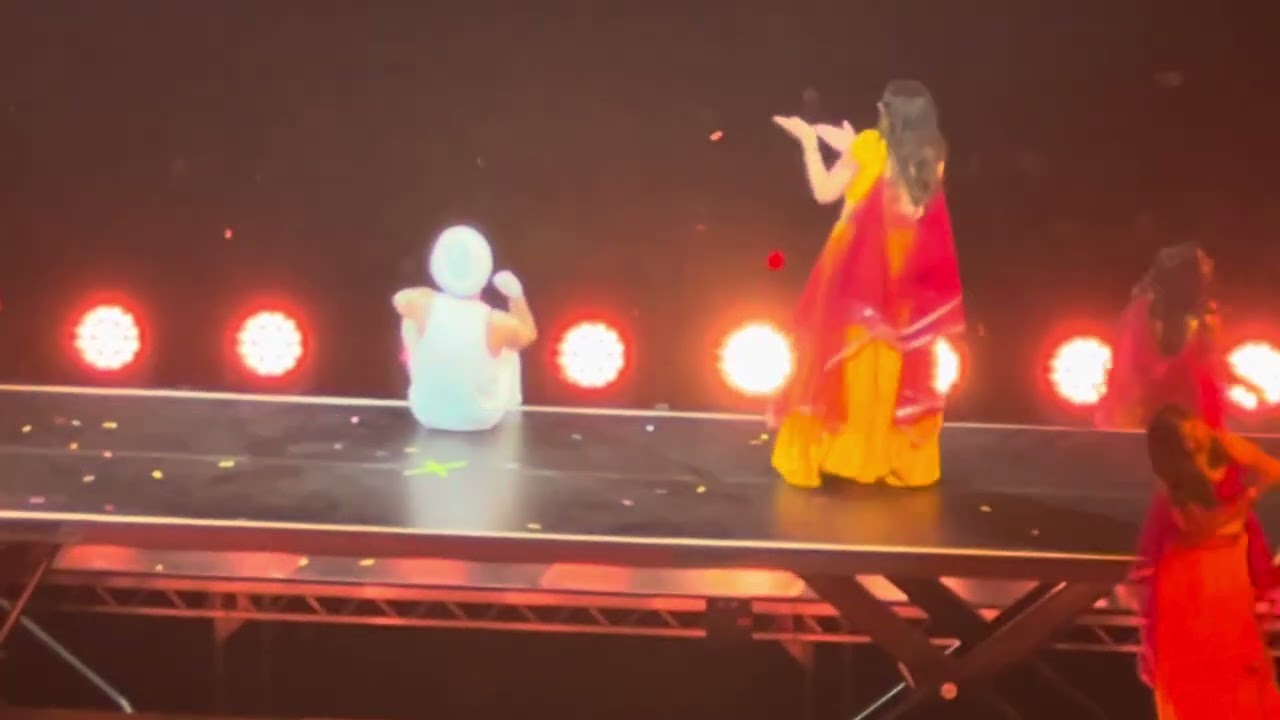 Choli Ke Peeche Diljit Dosanjh Live