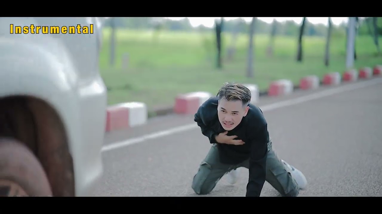 tsuas yog kuv yuam kev karaoke