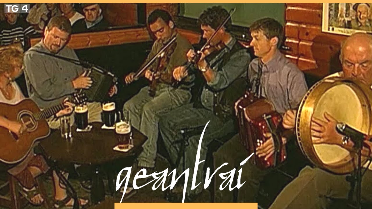 Inishbofin Céilí Band : Tigh Day, Inis Bó Finne, Gaillimh | Geantraí 2002 | TG4