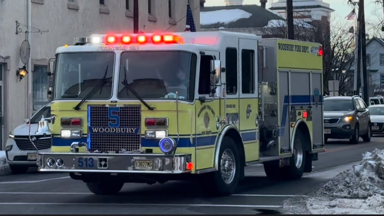 Woodbury Fire Department Engine 5 Responding 